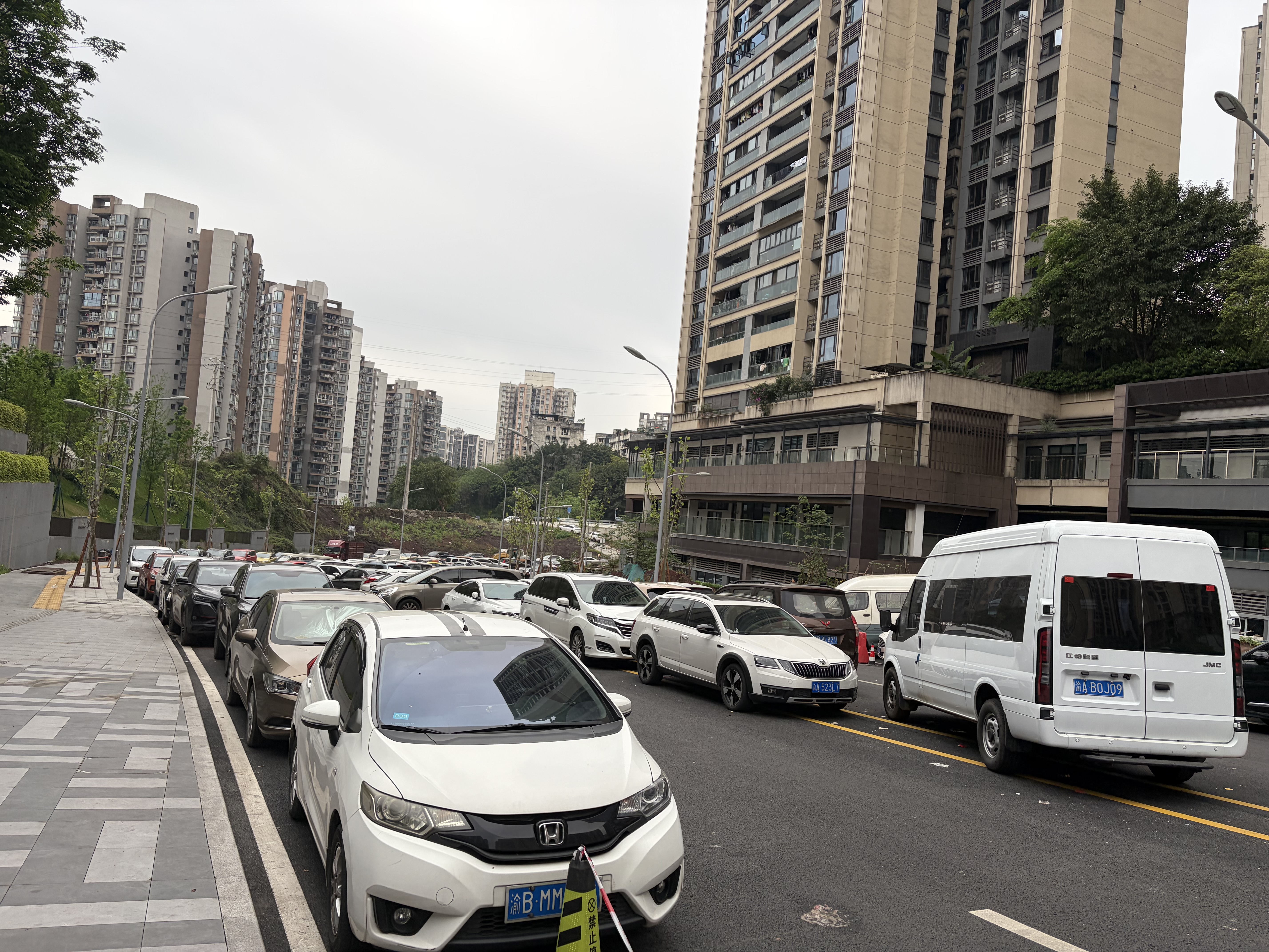 新建未移交道路成停车场,严重影响附近居民出行-重庆网络问政平台